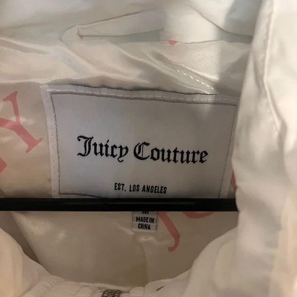 Juicy Couture White Puffer Jacket with Pink Emblem - Picture 3 of 7
